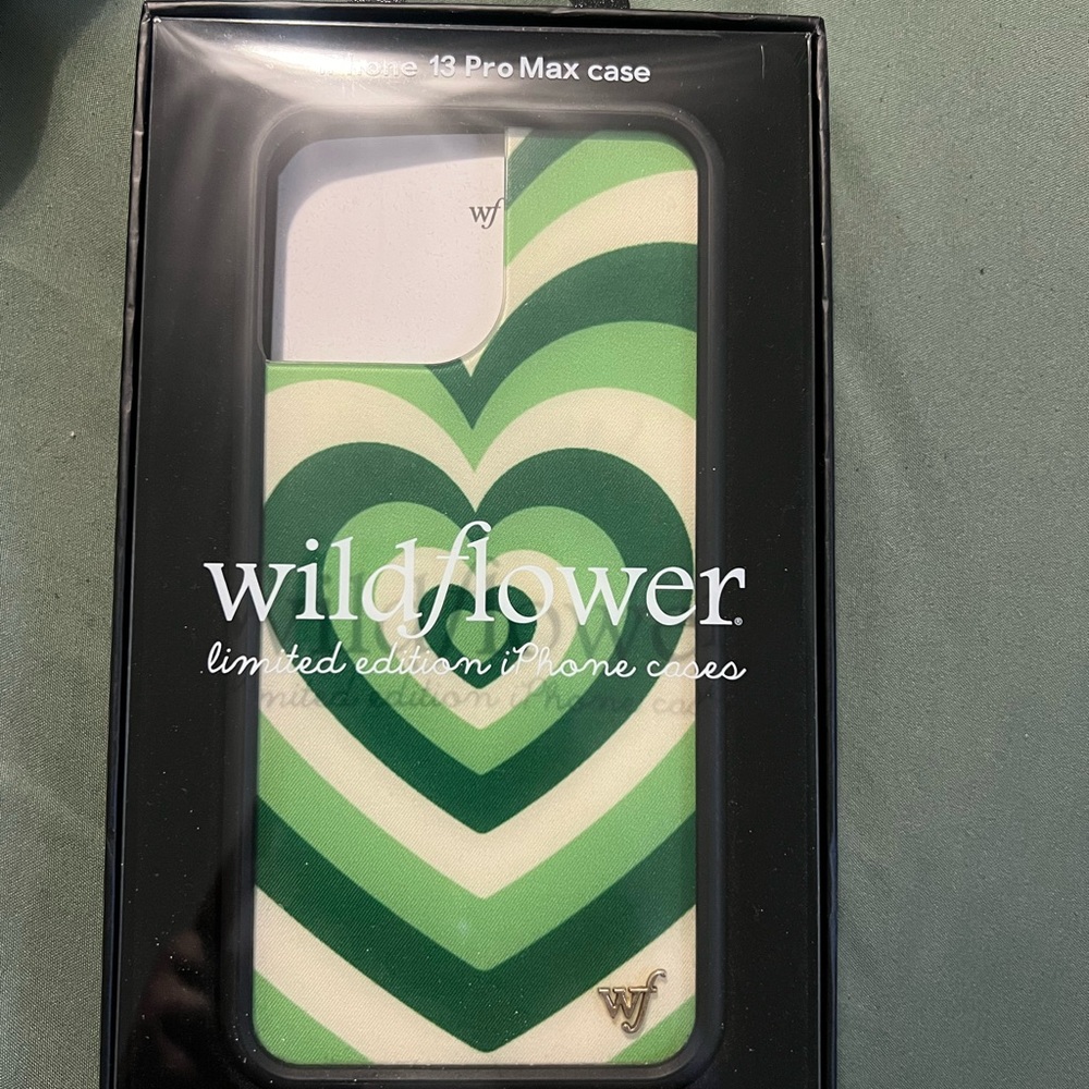 Wildflowers Green Striped Heart iPhone 13 Pro Max Case